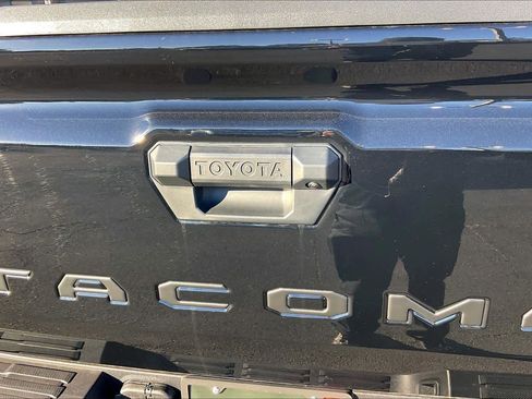 New 2025 Toyota Tacoma TRD Off-Road image 15