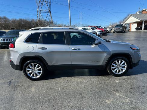 Used 2016 Jeep Cherokee Limited w/ Luxury Group image 5