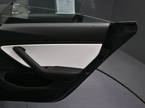 Used 2018 Tesla Model 3 Long Range image 38