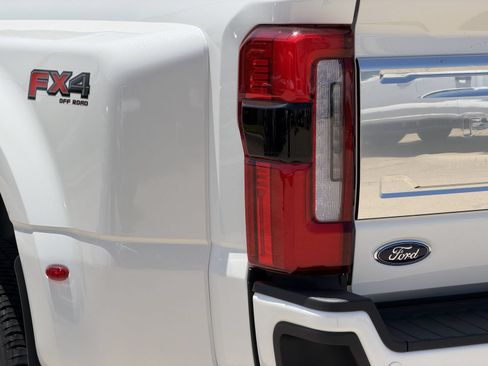 New 2026 Ford F350 Platinum w/ Platinum Plus Package AWD/4WD image 11