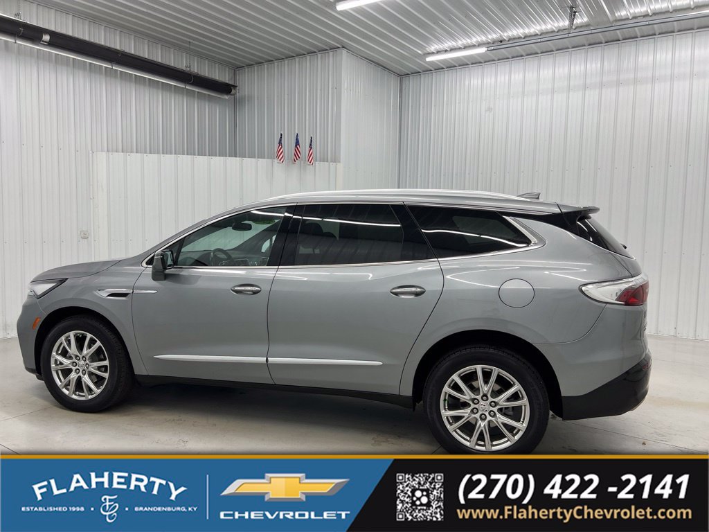 Used 2023 Buick Enclave Essence w/ Experience Buick Package AWD/4WD image 5