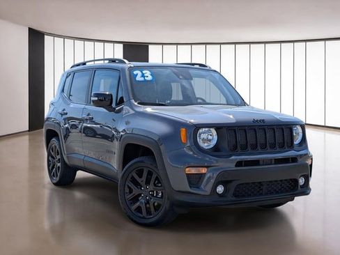Used 2023 Jeep Renegade Altitude image 3