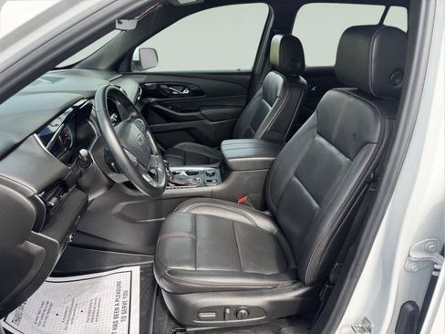 Used 2023 Chevrolet Traverse RS AWD/4WD image 16