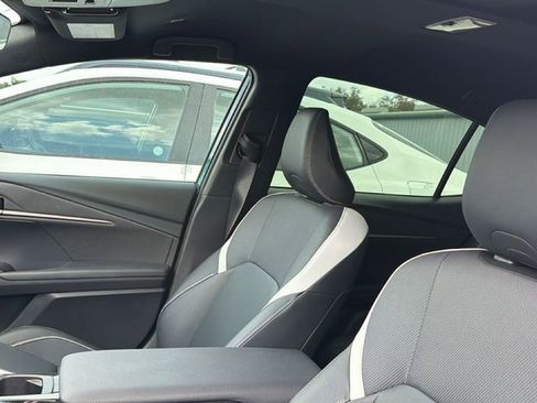 Certified 2025 Toyota Camry SE w/ Convenience Package image 10