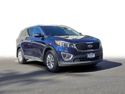 Used 2016 Kia Sorento LX w/ LX Convenience Package