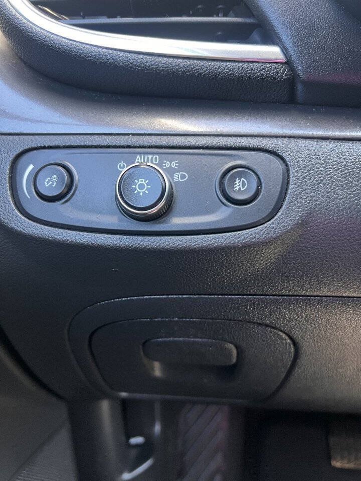 Used 2018 Buick Encore Essence FWD image 20