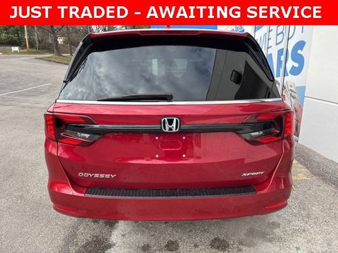 Used 2024 Honda Odyssey Sport image 8