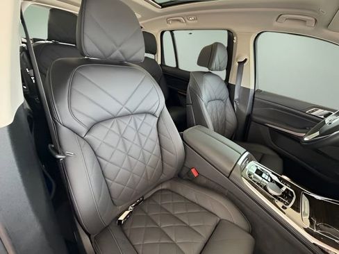 Used 2024 BMW X7 xDrive40i w/ Premium Package image 46