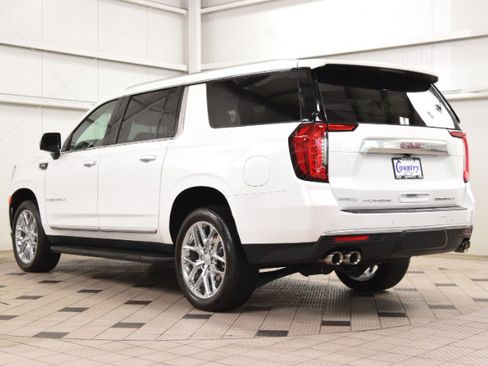 Used 2024 GMC Yukon XL Denali AWD/4WD image 3
