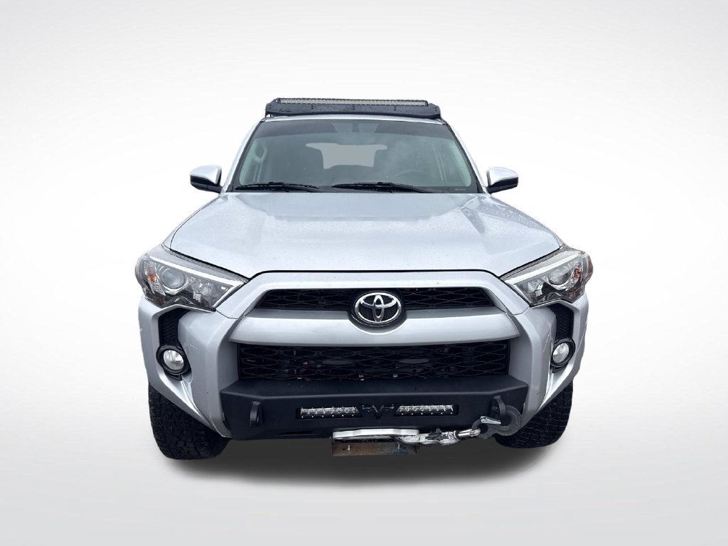 Used 2014 Toyota 4Runner SR5 AWD/4WD image 2