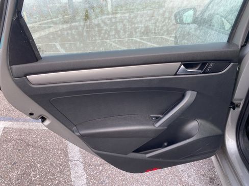 Used 2014 Volkswagen Passat 1.8T S image 12