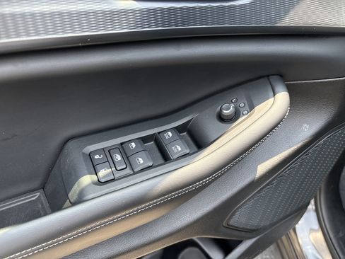 Used 2025 Jeep Grand Cherokee L Altitude AWD/4WD image 14