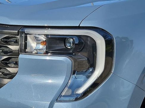 Used 2025 Ford Maverick Lariat w/ 4K Tow Package AWD/4WD image 8