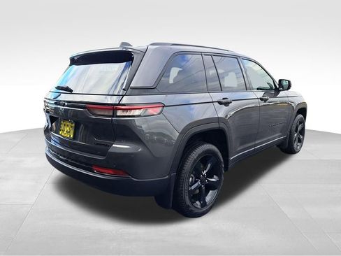 New 2025 Jeep Grand Cherokee Limited w/ Black Appearance Package AWD/4WD image 6