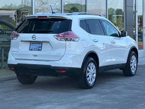 Used 2016 Nissan Rogue S w/ Appearance Package AWD/4WD image 3