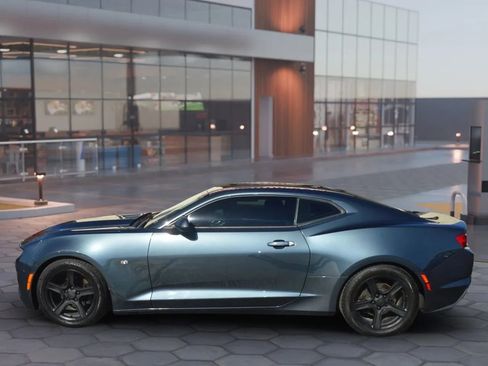 Used 2019 Chevrolet Camaro LT image 4