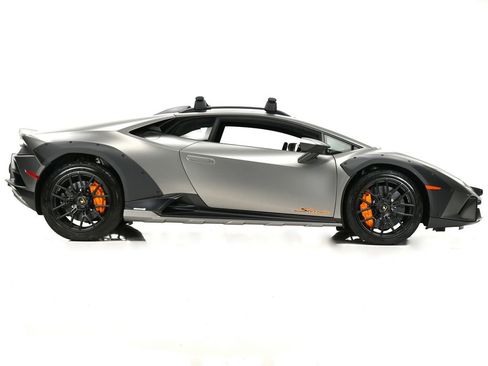 Used 2024 Lamborghini Huracan Sterrato AWD/4WD image 16