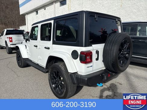 Used 2023 Jeep Wrangler Unlimited Sahara w/ Cold Weather Group image 10