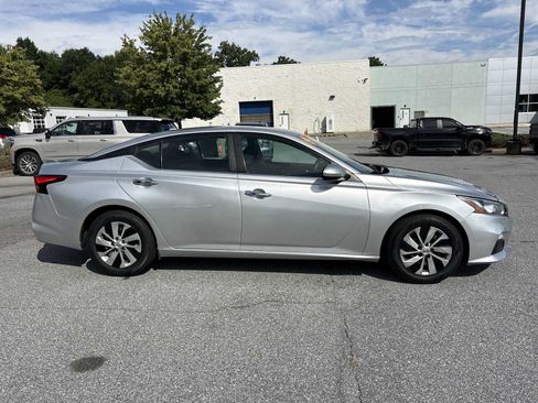Used 2020 Nissan Altima 2.5 S FWD image 5