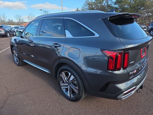 Used 2022 Kia Sorento EX w/ Panoramic Sunroof Package image 5
