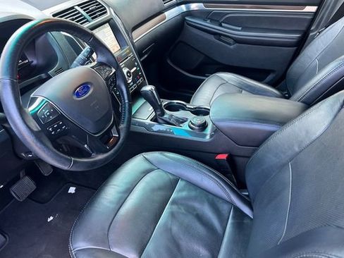 Used 2017 Ford Explorer Limited w/ Equipment Group 301A image 10