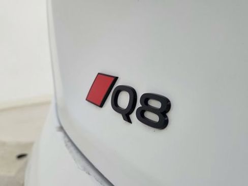 Used 2024 Audi Q8 e-tron Premium Plus w/ Premium Plus Package image 18