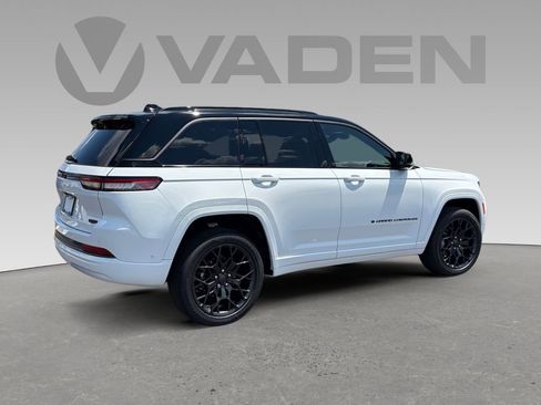 New 2026 Jeep Grand Cherokee Summit AWD/4WD image 8