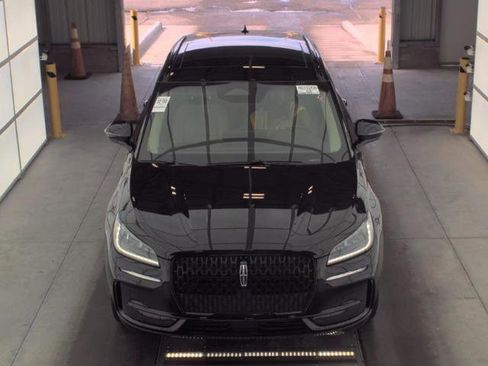 Used 2025 Lincoln Corsair AWD w/ Equipment Group 101A image 2