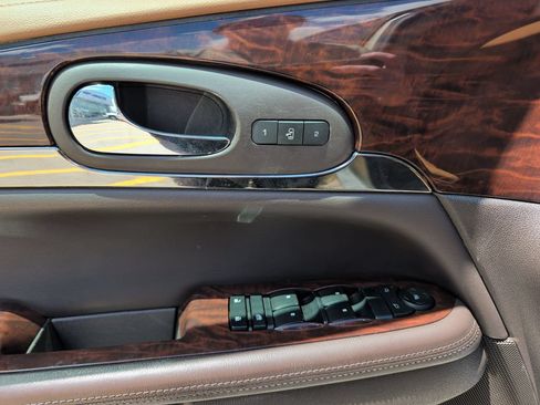 Used 2016 Buick Enclave Leather FWD image 10