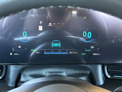 Certified 2025 Hyundai Elantra SEL w/ Cargo Package FWD image 23