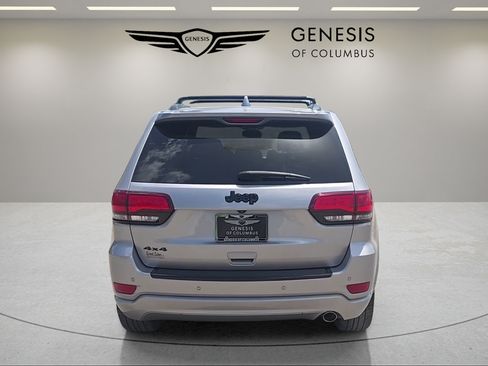 Used 2018 Jeep Grand Cherokee Altitude AWD/4WD image 2