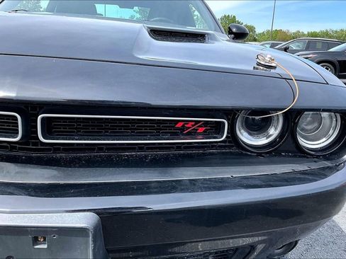 Used 2015 Dodge Challenger R/T w/ Quick Order Package 22B R/T RWD image 9