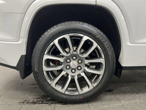 Certified 2022 GMC Acadia Denali w/ GMC Pro Grade Package AWD/4WD image 34