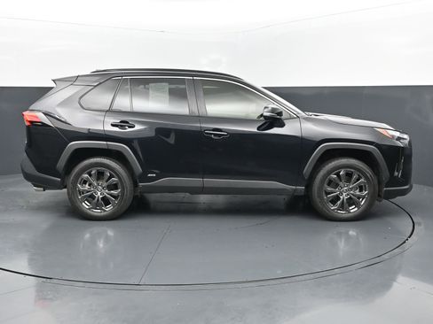Used 2023 Toyota RAV4 XLE Premium AWD/4WD image 6