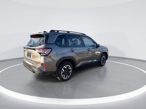 Used 2025 Subaru Forester Premium image 8