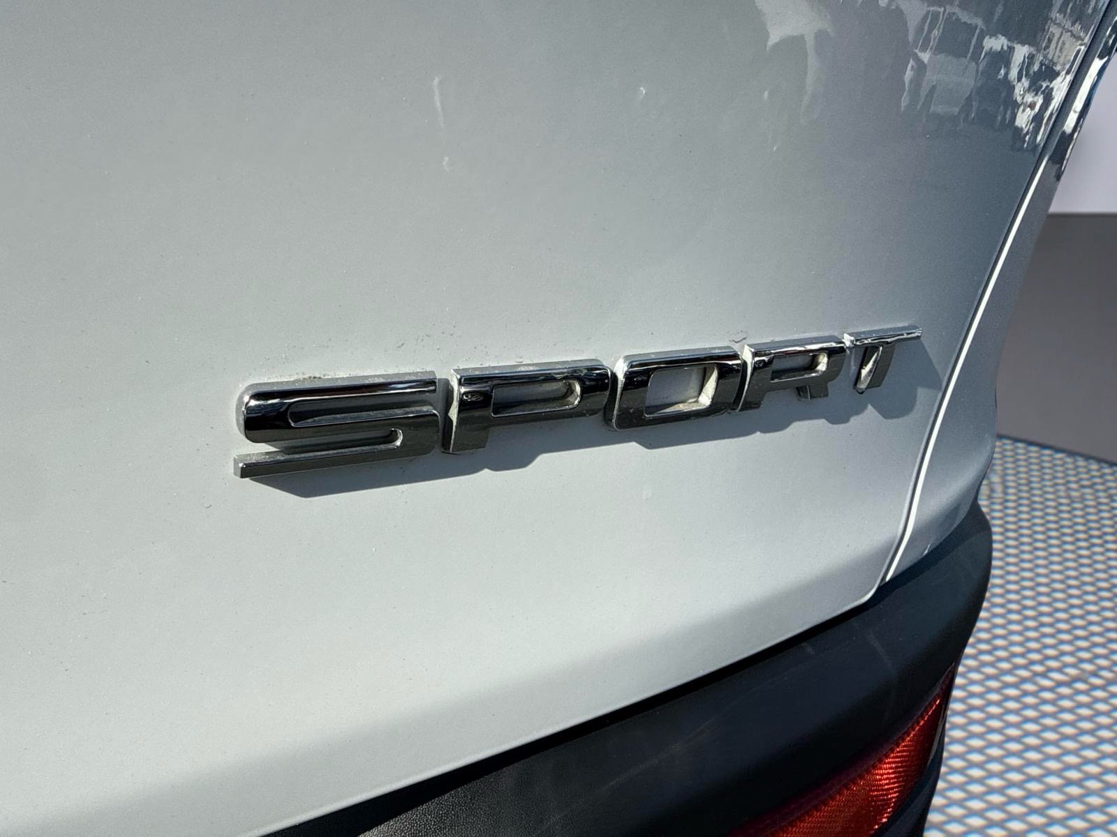 Used 2016 Jeep Cherokee Sport AWD/4WD image 6