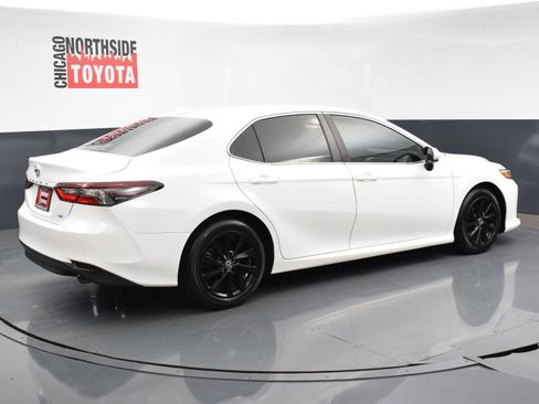Used 2022 Toyota Camry LE image 4