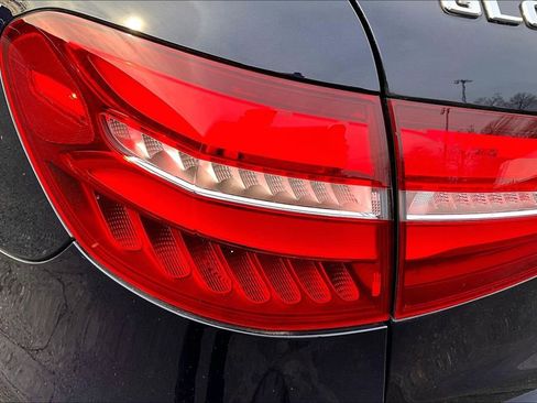 Used 2018 Mercedes-Benz GLC 300 4MATIC image 23