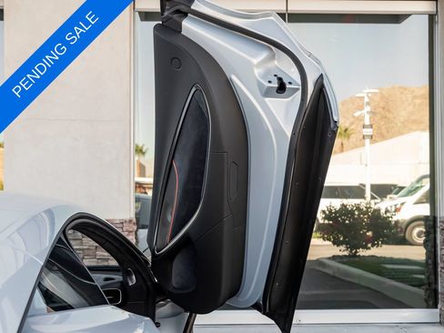 Used 2025 McLaren Artura RWD image 22