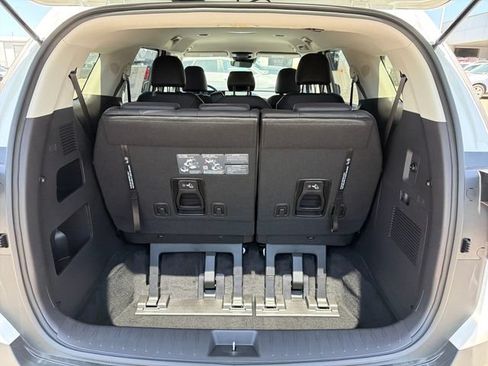 New 2026 Kia Carnival FWD image 24