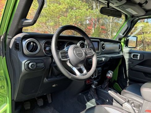Used 2019 Jeep Wrangler Unlimited Rubicon w/ Cold Weather Group image 15