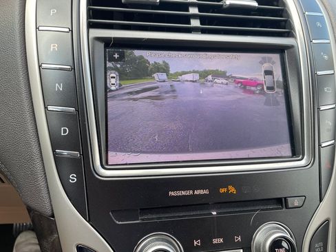 Used 2019 Lincoln Nautilus Reserve FWD image 15