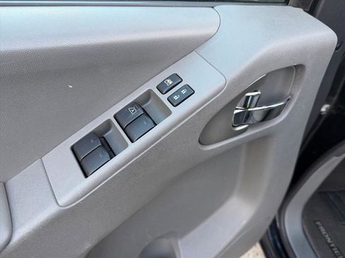 Used 2017 Nissan Frontier SV w/ SV Value Truck Package image 36