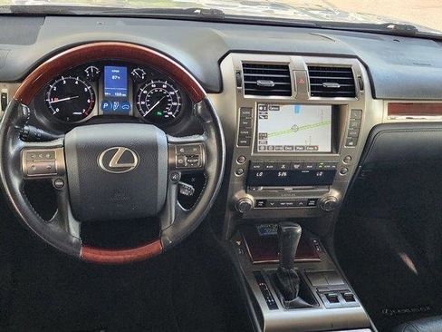 Used 2015 Lexus GX 460 w/ Premium Package AWD/4WD image 17