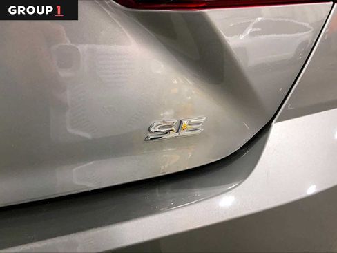 Used 2025 Toyota Camry SE FWD image 10