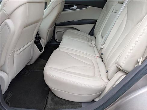 Used 2018 Lincoln MKX Reserve w/ Driver Assistance Package FWD image 20