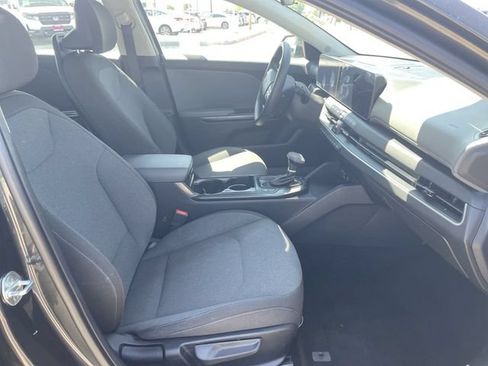 Used 2025 Kia K4 FWD image 26
