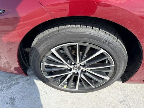 Used 2025 Lexus ES 350 w/ Premium Package FWD image 10