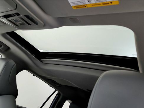 Certified 2021 Toyota Highlander XLE image 39