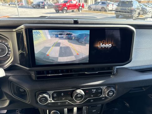 Used 2024 Jeep Wrangler Sport image 25